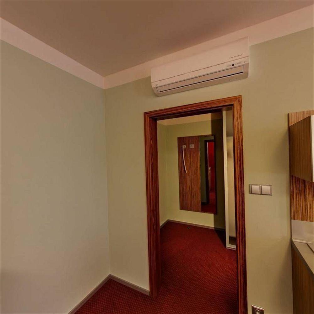 Hotel Vaka Brno Eksteriør bilde