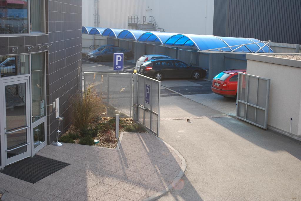 Hotel Vaka Brno Eksteriør bilde