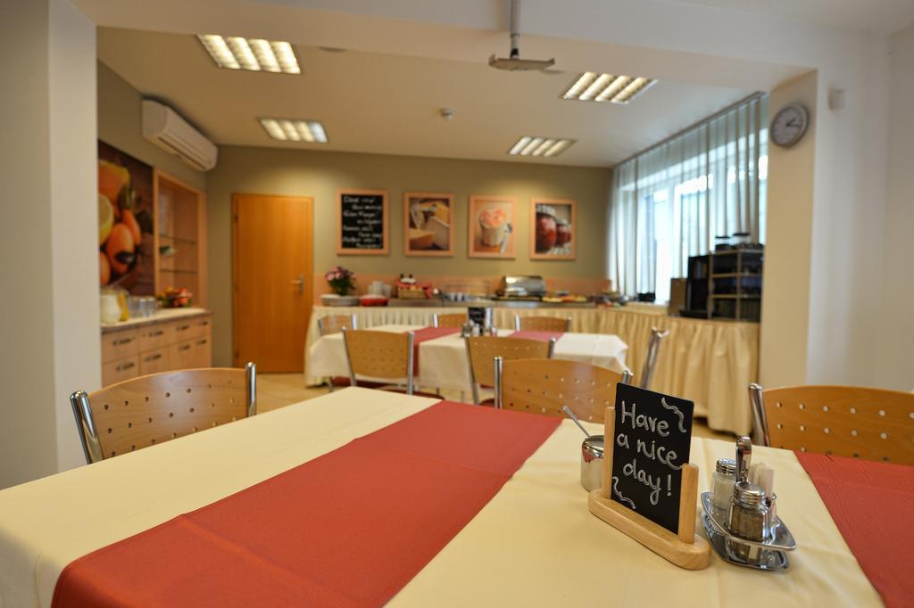 Hotel Vaka Brno Eksteriør bilde