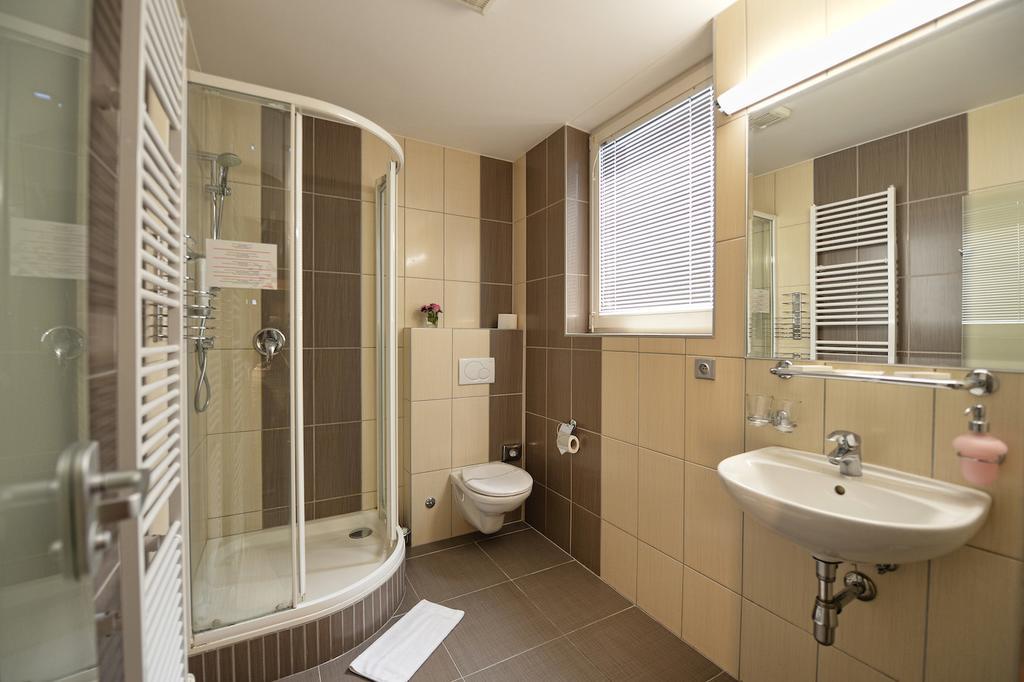 Hotel Vaka Brno Eksteriør bilde
