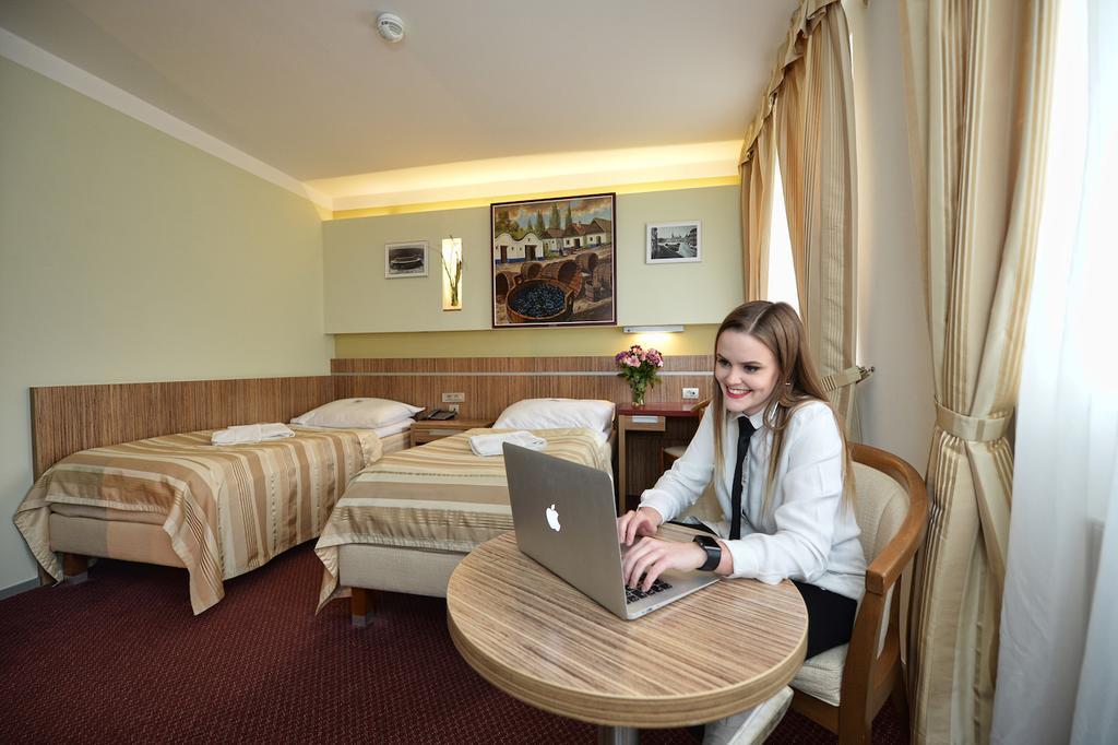 Hotel Vaka Brno Eksteriør bilde