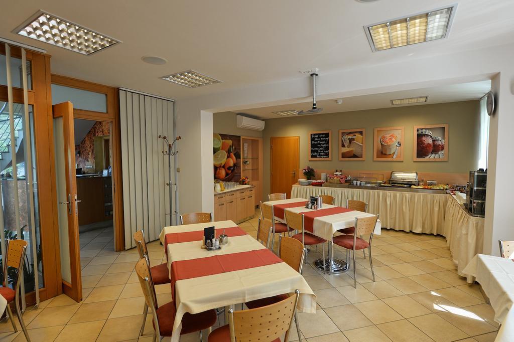Hotel Vaka Brno Eksteriør bilde
