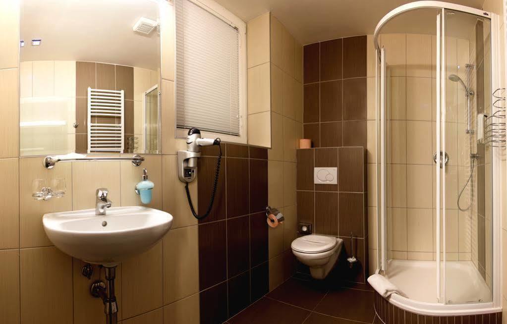 Hotel Vaka Brno Eksteriør bilde